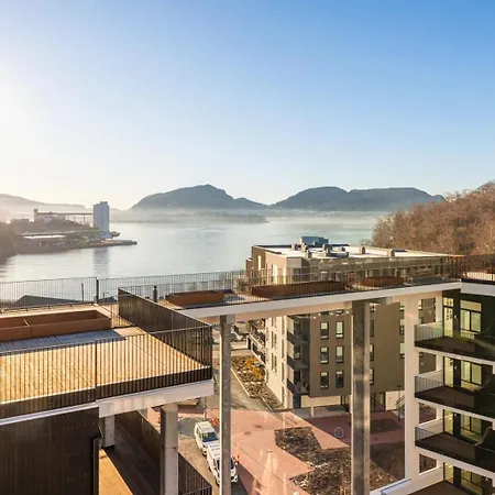 Brand-new 2025 Sunny Private Terrace - By The Sea