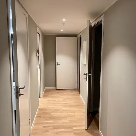 Brand-new 2025 Sunny Private Terrace - By The Sea برغن