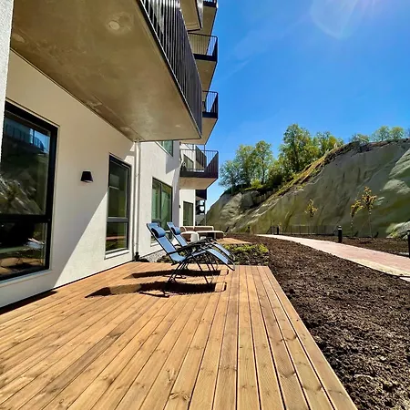 Brand-new 2025 Sunny Private Terrace - By The Sea Apartment *