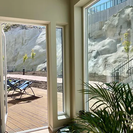 Brand-new 2025 Sunny Private Terrace - By The Sea Apartment