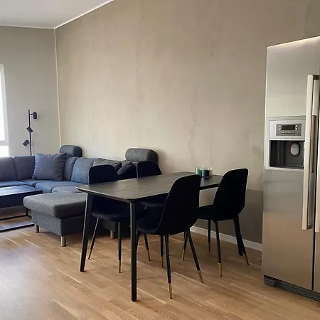 Brand-new 2025 Sunny Private Terrace - By The Sea Apartment Bergen