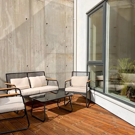 Brand-new 2025 Sunny Private Terrace - By The Sea *