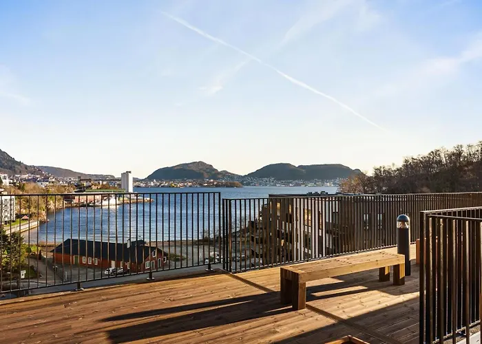 Brand-new 2025 Sunny Private Terrace - By The Sea Apartment Bergen