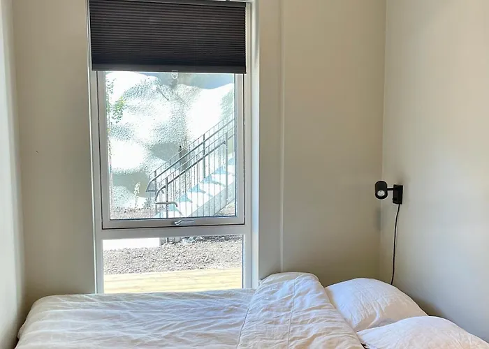 Brand-new 2025 Sunny Private Terrace - By The Sea 베르겐